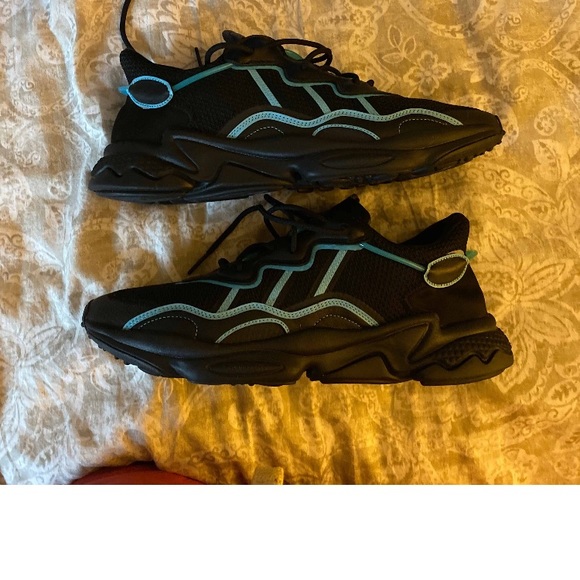 Adidas Ozweego - Picture 1 of 6